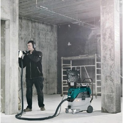 Пилосос MAKITA VC4210LX