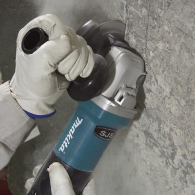 Угловая шлифовальная машина Makita 9565 CVR + бесключевая гайка (9565CVRQ)
