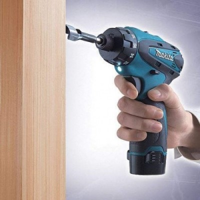 Аккумуляторный шуруповерт Makita DF 030 DWE