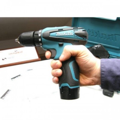 Аккумуляторный шуруповерт Makita DF 330 DWE