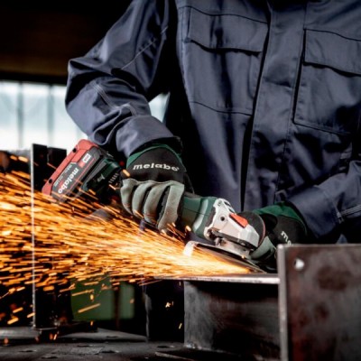 Акумуляторна безщіткова болгарка Metabo WB 18 LT BL 11-125 Quick (2х18 В, 8 А*год, 125 мм) (613054810)