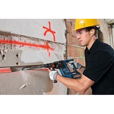 Акумулятор Bosch ProCORE Li-Ion 18 В / 12 Ач (1600A016GU) Акумулятор Bosch ProCORE Li-Ion 18 В / 12 Ач (1600A016GU)