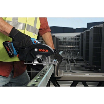 Акумуляторна циркулярна пилка BOSCH GKM 18V-50 (06016B8002) (L-Boxx)