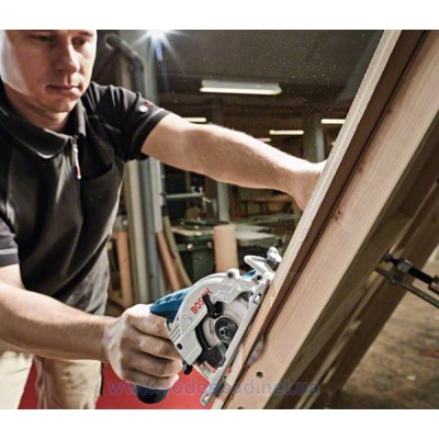 Пила дисковая аккумуляторная Bosch GKS 10.8 V-Li L-boox