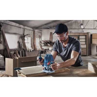 Фрезер Bosch Professional GOF 130 (06016B7000)