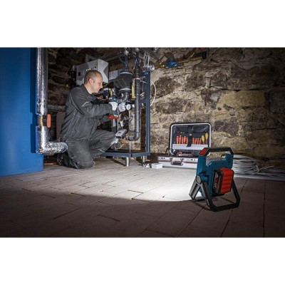 Акумуляторний ліхтар Bosch GLI 18V-1900 Professional (0601446400)