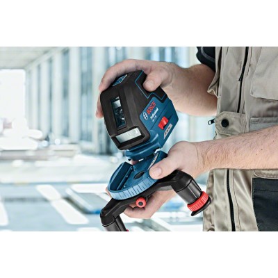 Линейный лазерный нивелир Bosch GLL 3-50 Professional Линейный лазерный нивелир Bosch GLL 3-50 Professional