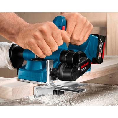 Рубанок аккумуляторный Bosch GHO 18 V-LI + з/у AL 1880 CV + 2 x акб GBA 18V 5 Ah + чемодан L-boxx (06015A0303) Рубанок аккумуляторный Bosch GHO 18 V-LI + з/у AL 1880 CV + 2 x акб GBA 18V 5 Ah + чемодан L-boxx (06015A0303)