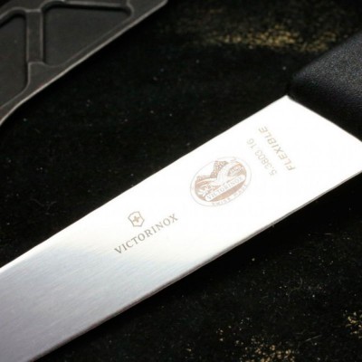 Кухонний ніж Victorinox Standard Filleting Flexible, 16 см (Vx53803.16B)